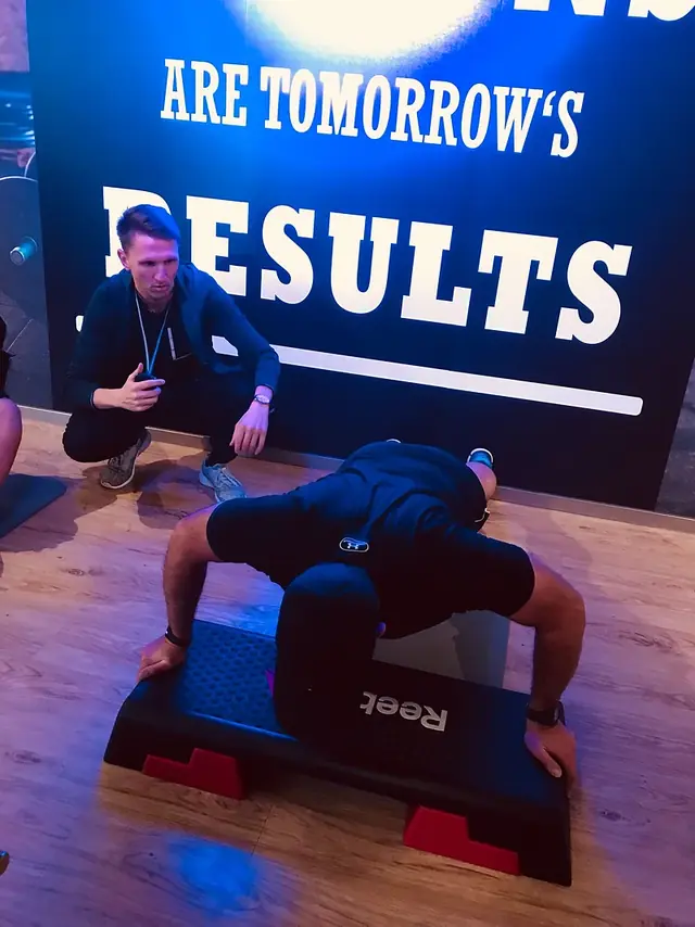 Training auf dem Step-Board im Studio
